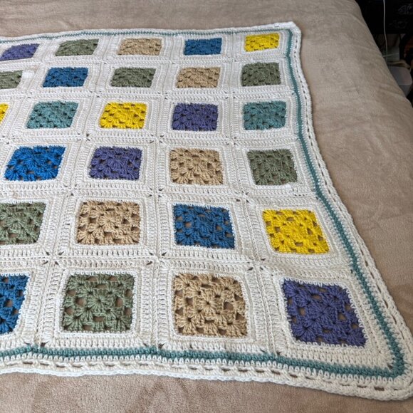 Crochet afghan vintage granny square  blanket throw blue green yellow purple tan - Picture 5 of 7